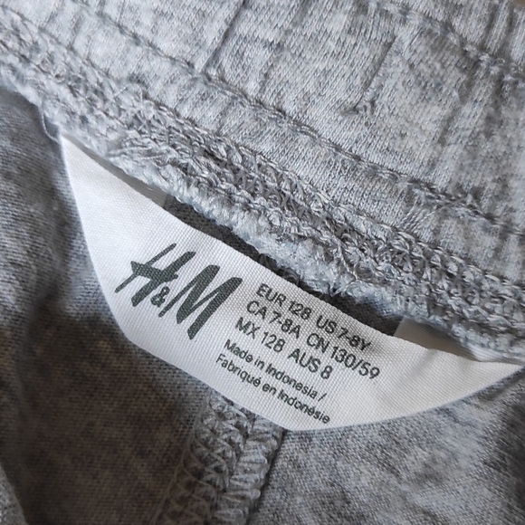 H&M boys shorts - Picture 2 of 4